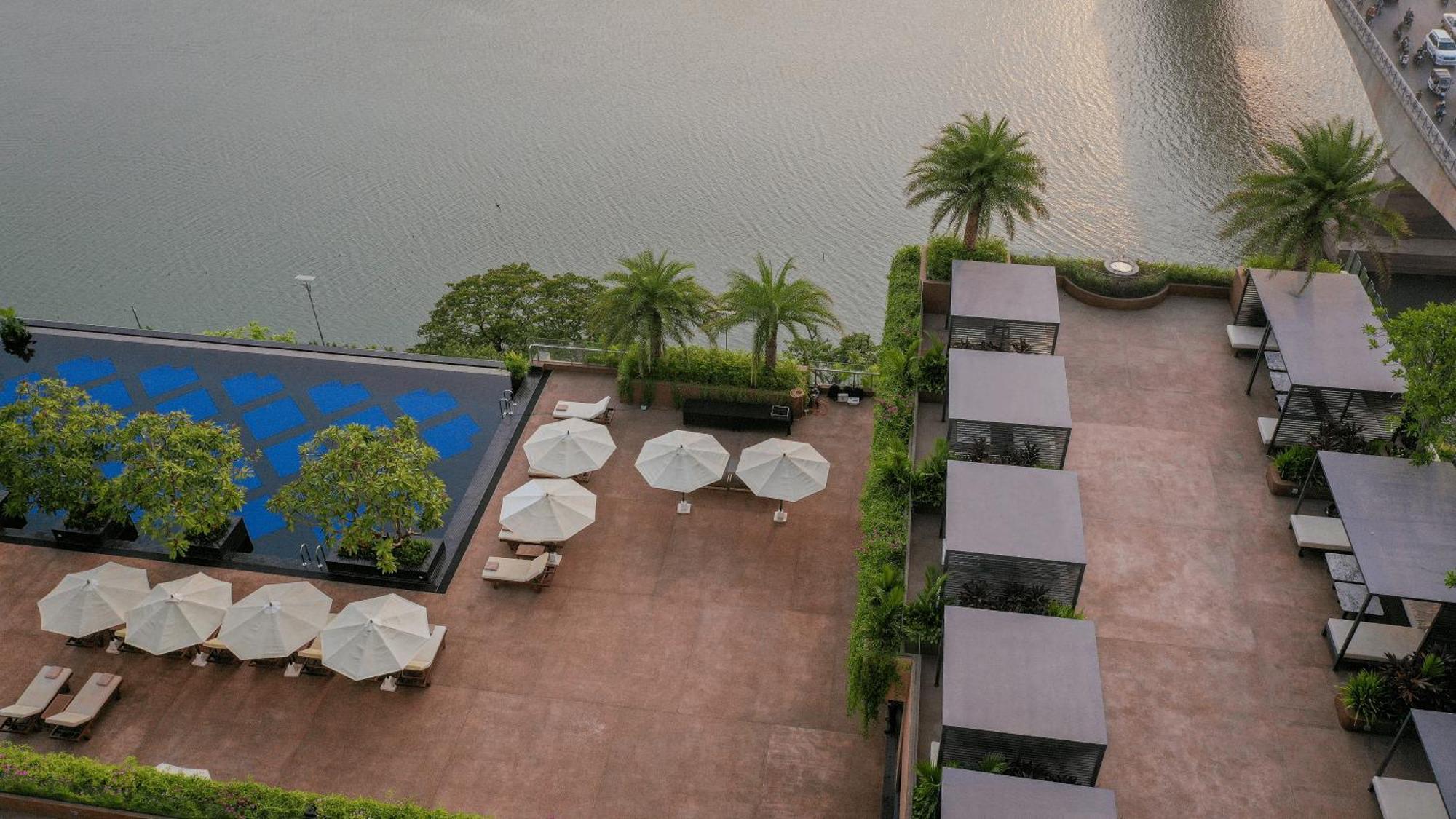 Sun & Moon, Riverside Hotel Phnom Penh Eksteriør bilde