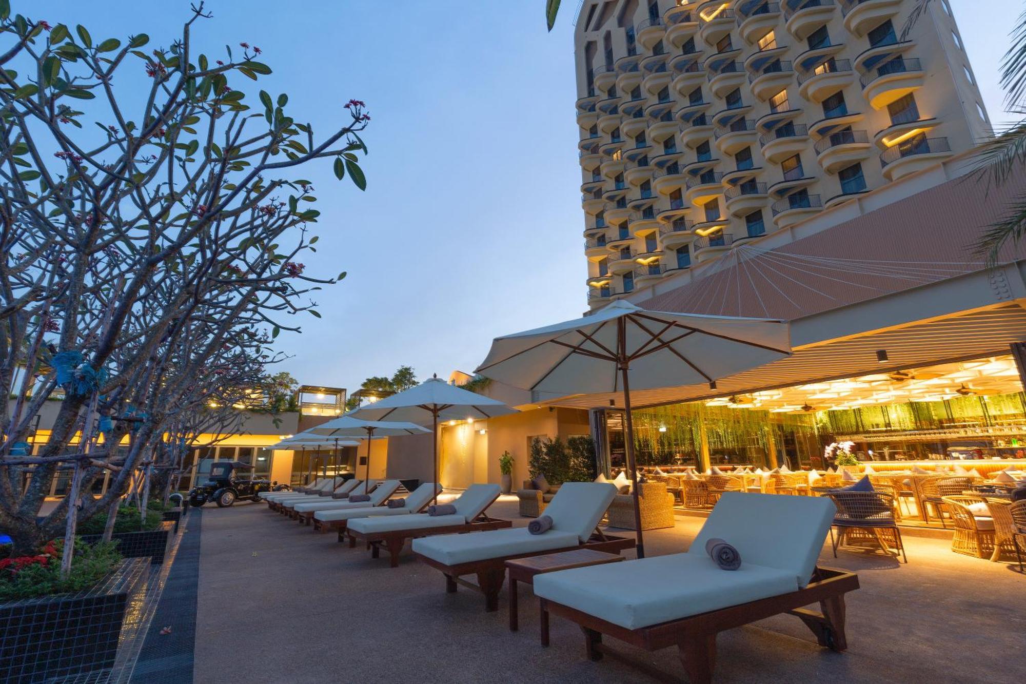 Sun & Moon, Riverside Hotel Phnom Penh Eksteriør bilde